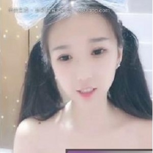 校花级别美少女《不讨喜》直播间诱惑秀